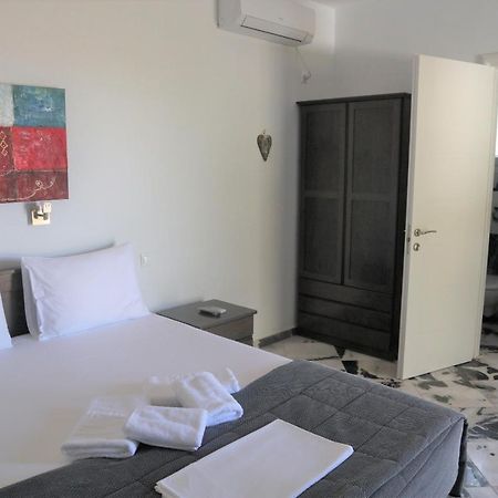Anna's Place Rooms Irakleia  Exterior foto