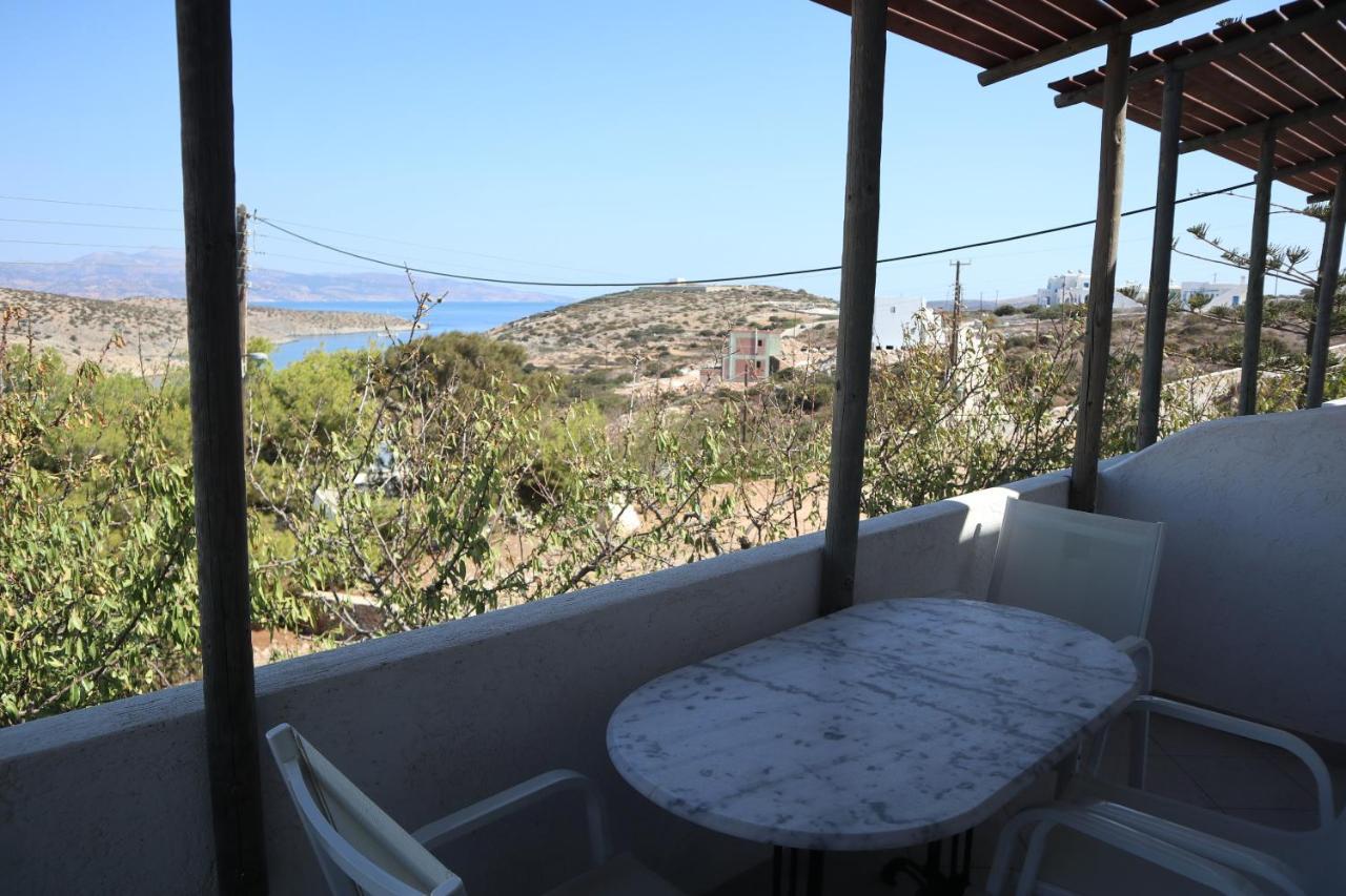 Anna's Place Rooms Irakleia  Exterior foto