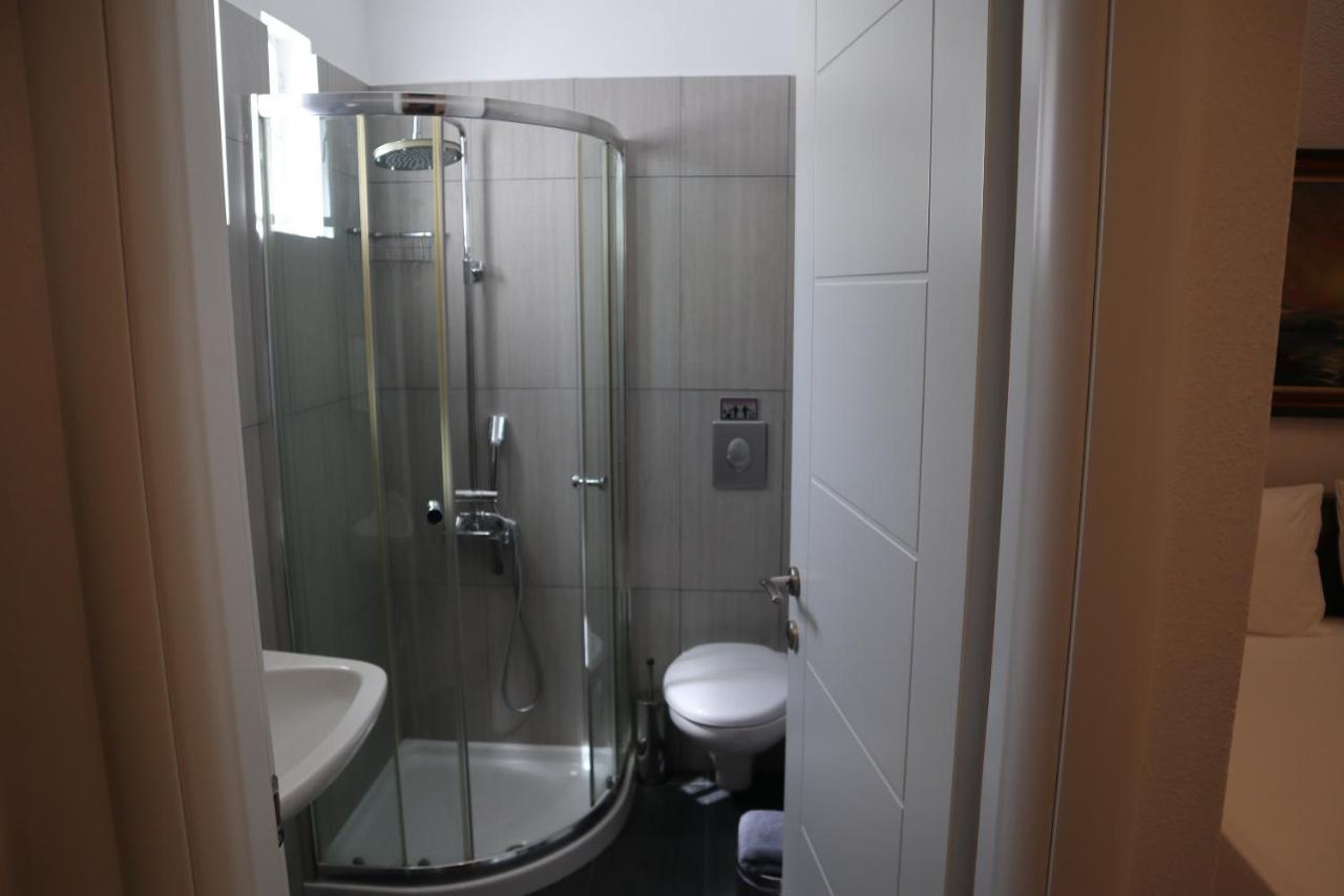 Anna's Place Rooms Irakleia  Exterior foto