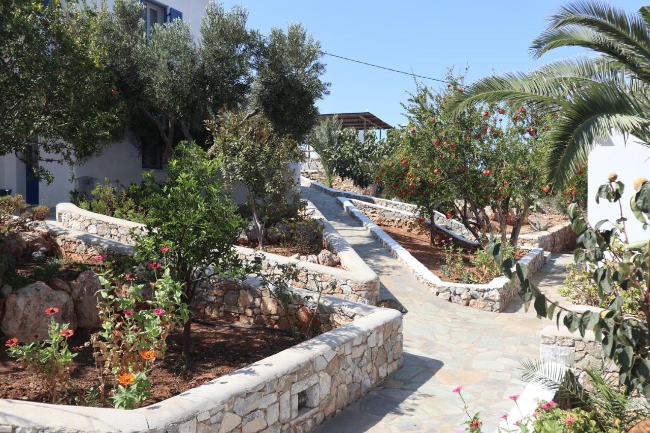 Anna's Place Rooms Irakleia  Exterior foto