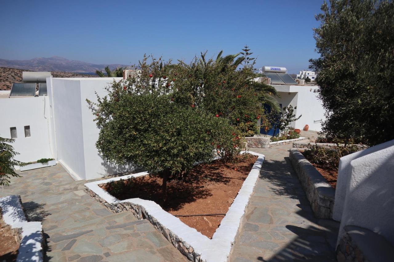 Anna's Place Rooms Irakleia  Exterior foto