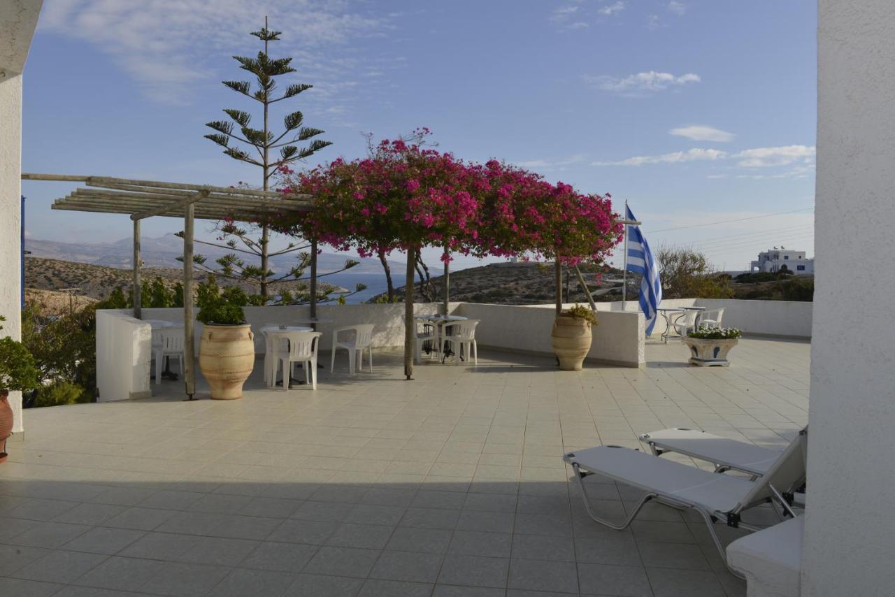 Anna's Place Rooms Irakleia  Exterior foto
